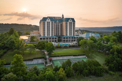 Chateau on the Lake Resort Spa and Convention Center Image #5