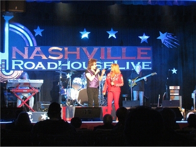 Nashville Roadhouse Live Image #3